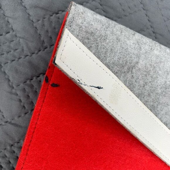 Elegant Red and Gray Women's Clutch and Bracelet - Picture 3 of 7